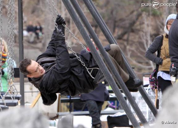 Tom Hanks sur le tournage de  Extremely Loud And Incredibly Close , de Stephen Daldry, à Central Park, New York, le 22 mars 2011.