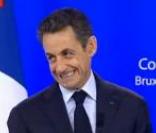 Nicolas Sarkozy, lors d'une conférence de presse donnée à l'issue d'un sommet de l'UE, le 25 mars 2011, à Bruxelles. Il se sort d'une mauvaise passe par quelques plaisanteries, faisant rire les journalistes.