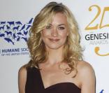Yvonne Strahovsky qui interprète Sarah dans la série Chuck. Elle fait tourner la tête à Chuck, un geek agent secret malgré lui.  