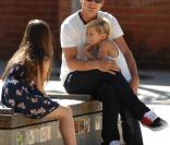 Gavin Rossdale assiste à la séance de drague de son fils Kington ! (Beverly Hills, 30 mars 2011)