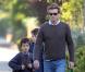 Simon Baker : Le sexy mentaliste aux petits soins pour ses fistons !