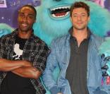  Simon Webbe et Duncan James lors du Festival des moments magiques de Disney au Disneyland Resort Paris à Marne-La-Vallée le 2 avril 2011 