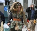 Sarah Jessica Parker en mode automne 2011 ! Celle qui a toujours une longueur d\'avance sur la mode donne le ton pour la saison prochaine. Et en plein mois d\'avril, on la salue !<br />