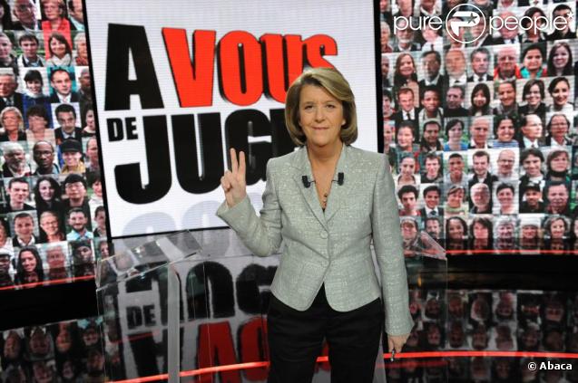 Arlette Chabot quitte France 2 pour Europe 1. L'émission  A vous de juger  est retirée de l'anne.