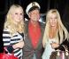 Hugh Hefner partage sa passion des belles femmes avec son fils !