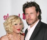 Tori Spelling et Dean McDermott attendent un troisième enfant.