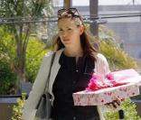Jennifer Garner accompagne sa fille Violet à un goûter d'anniversaire à Los Angeles, samedi 16 avril.