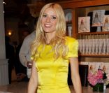 La svelte Gwyneth Paltrow a ravi ses fans en signant son premier livre de cuisine. Los Angeles, 21 avril 2011 