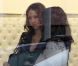 Jessica Alba a fait sensation lors d'une séance shopping à Los Angeles le 22 avril 2011 avec ses amies