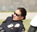 Sharon Stone fait tomber une femme policier