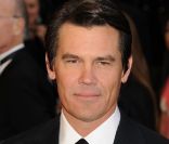 Josh Brolin le 27 février 2011 à Los Angeles. Il incarnera un policier dans une future grosse production hollywoodienne sur le milieu de la mafia,  Tales from the gangster squad  