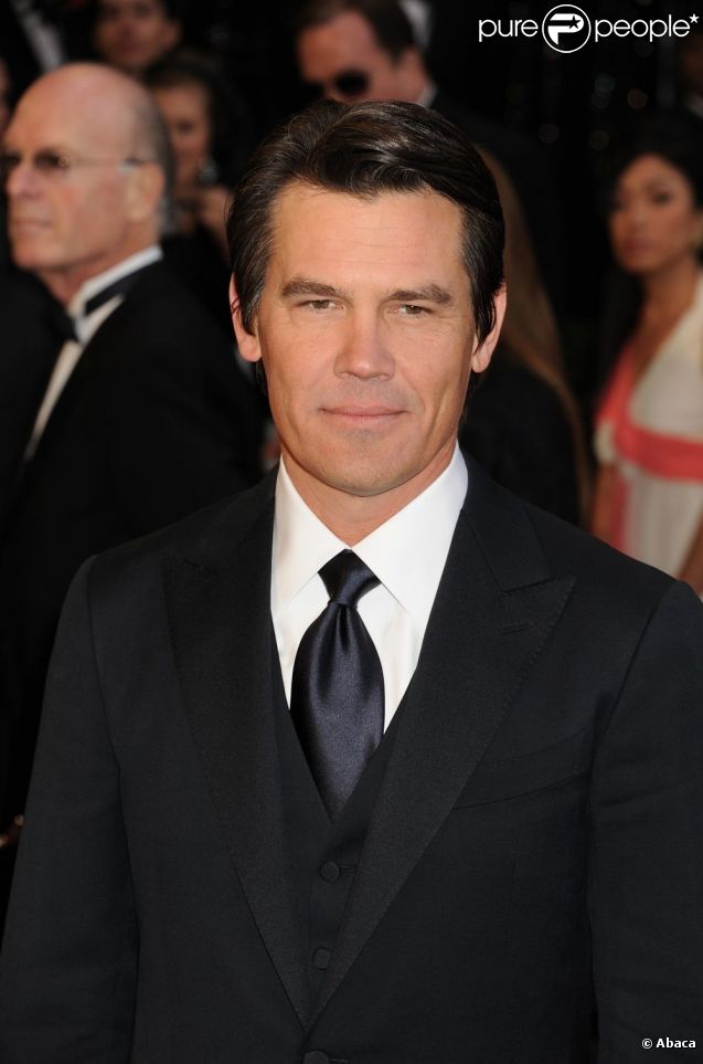 Josh Brolin le 27 février 2011 à Los Angeles. Il incarnera un policier dans une future grosse production hollywoodienne sur le milieu de la mafia,  Tales from the gangster squad  