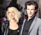 Jordane Crantelle et Gaspard Ulliel lors du défilé Chanel Croisière à Saint-Tropez en 2010<br />