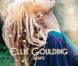 La chanteuse Ellie Goulding, star montante de la pop anglaise, a été choisie par William et Kate pour leur donner la sérénade avec sa reprise de Your Song, d'Elton John.