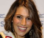 Laury Thilleman, Miss France 2011, lors de la soirée d'ouverture du flagship Lacoste sur les Champs-Elysées à Paris le 28 avril 2011