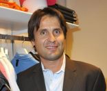 <p>Fabrice Santoro lors de l\'inauguration de la nouvelle boutique Lacoste au 93/95 avenue des Champs-Elysées à Paris le 28 avril 2011</p>