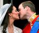 La vidéo du premier baiser royal !