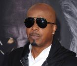 MC Hammer lors de l'avant-première de  Thor , au El Capitan d'Hollywood, à Los Angeles, le 2 mai 2011.