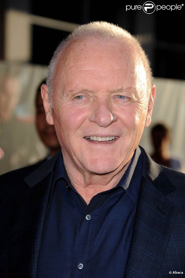Anthony Hopkins lors de l'avant-première de  Thor , au El Capitan d'Hollywood, à Los Angeles, le 2 mai 2011.