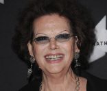 Claudia Cardinale à l\'occasion de l\'hommage donné à Jean-Pierre Aumont avec projection de <em>La Nuit américaine</em>, qui s\'est tenu à la Cinémathèque Française, à Paris, le 2 mai 2011.