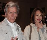 Costa-Gavras et Nathalie Baye à l\'occasion de l\'hommage donné à Jean-Pierre Aumont avec projection de <em>La Nuit américaine</em>, qui s\'est tenu à la Cinémathèque Française, à Paris, le 2 mai 2011.