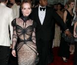 Christina Ricci n'est vraiment pas au top avec cette robe noir et chair... Bof, bof ! New York, 2 mai 2011 