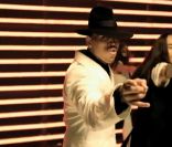 Clip de She Ain't You, de Chris Brown