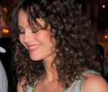 En fidèle amie du grand Karl, Vanessa Paradis a fait sensation lors du dîner Chanel en l\'honneur de Karl Lagerfeld à Antibes, le 8 mai 2011