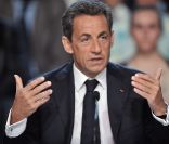 Nicolas Sarkozy, le 5 mai 2011, en visite à l'hôpital de Fontainebleau. 