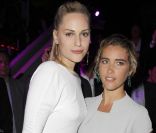 Aimee Mullins et Vahina Giocante lors de la soirée Calvin Klein, à Cannes, le 12 mai 2011.