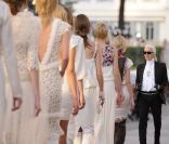Final du défilé Chanel Croisière 2011. Cap d'Antibes, Eden Roc.