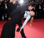Clovis Cornillac et sa fiancée Lilou : festival de baisers sur red carpet ! 15 mai 2011<br />