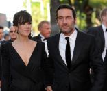 Gilles Lellouche et Mélanie Doutey amoureux à la projection de The Artist, le 15 mai 2011. 64e festival de Cannes<br />