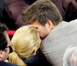 Shakira et son chéri Gérard Piqué, les bisous le 23 avril à Barcelone !