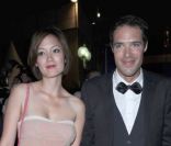 Nicolas Bedos et sa compagne Pom Klementieff après la cérémonie de clôture du festival de Cannes et la remise des prix le 22 mai 2011