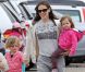 Jennifer Garner accompagnée de ses deux fillettes, Seraphina, 2 ans, et Violet, 5 ans. Los Angeles, 22 avril 2011 