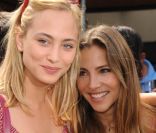 Elsa Pataky et Nora Arnezeder lors des Internationux de France de Roland-Garros, à Paris, le 28 mai 2011.