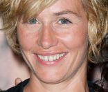 Cécile de France à l\'occasion de l\'avant-première d\'<em>Un Baiser Papillon</em>, à l\'UGC Ciné-Cité de Bercy, à Paris, le 30 mai 2011.