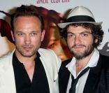 Vincent Perez et Matthieu Chedid à l'occasion de l'avant-première d' Un Baiser Papillon , à l'UGC Ciné-Cité de Bercy, à Paris, le 30 mai 2011.