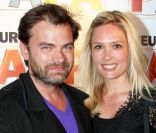 Clovis Cornillac et Lilou Fogli à l'occasion de l'avant-première de  Monsieur Papa , à Paris, le 31 mai 2011.