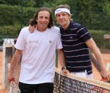 Martin Solveig n'a pas eu de mal à dominer Philippe Candeloro, au cours d'une rencontre marquée par la bonne humeur ! Mardi 31 mai 2011, le 18e Trophée des personnalités, organisé par Framboise Holtz, débutait sur les courts du Petit Jean-Bouin.
