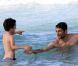 L'international bosniaque Hasan Salihamidzic, se remet de sa saison en Floride. Le 1er juin 2011, on l'a vu profiter des joies de la baignade à Miami avec ses trois enfants, ici son fils Nick.  