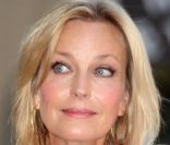 La ravissante actrice Bo Derek a introduit Shania Twain alors que la star de la musique country recevait son étoile sur le Walk of Fame à Hollywood, le 2 juin 2011