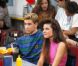 Tiffani Thiessen et Mark-Paul Gosselaar dans Sauvés par le gong.