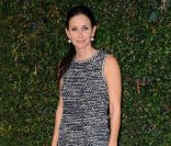 Courteney Cox en Chanel au dîner caritatif organisé par Chanel chez les Meyer à Malibu pour la défense de l'environnement et les océans, le 4 juin 2011