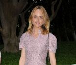 La sublime Amber Valletta au dîner caritatif organisé par Chanel chez les Meyer à Malibu pour la défense de l'environnement et les océans, le 4 juin 2011
