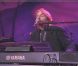 Andrew Gold, musicien multi-instrumentiste célèbre pour quelques hits (dont Lonely Boy ) et musiques de films ou de séries (comme le générique de Dingue de toi ), est mort le 3 juin 2011 à l'âge de 59 ans.