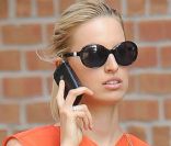 Karolina Kurkova dans les rues de New York avec un look color bloc à tomber ! Le 7 juin 2011
