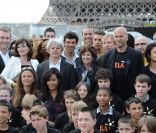  Guy Alba, Catherine Laborde, Zinedine Zidane, Amel Bent et Sandrine Quétier lors du 4e Prix de l'Ambassadeur ELA au musée du Quai Branly à Paris le 8 juin 2011 