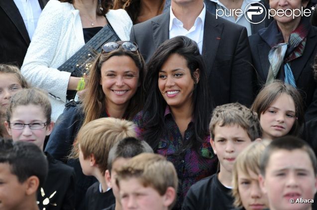  Sandrine Quétier et Amel Bent lors du 4e Prix de l'Ambassadeur ELA au musée du Quai Branly à Paris le 8 juin 2011 